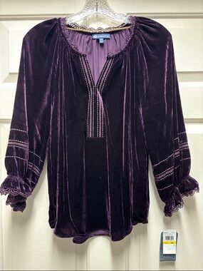 NWT Democracy PETITE MEDIUM Velvet velour Peasant Blouse purple plum ruffle lace